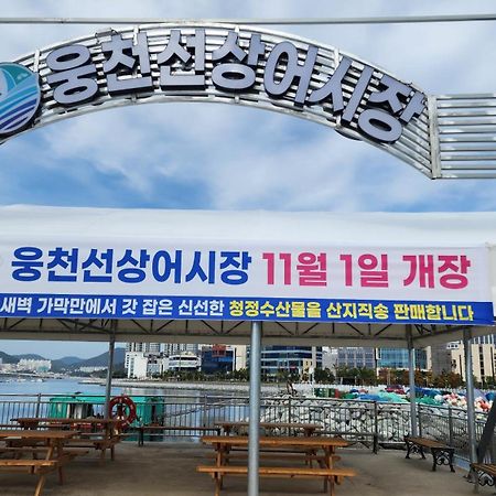 The Castle Ocean Suite Yeosu Exteriör bild