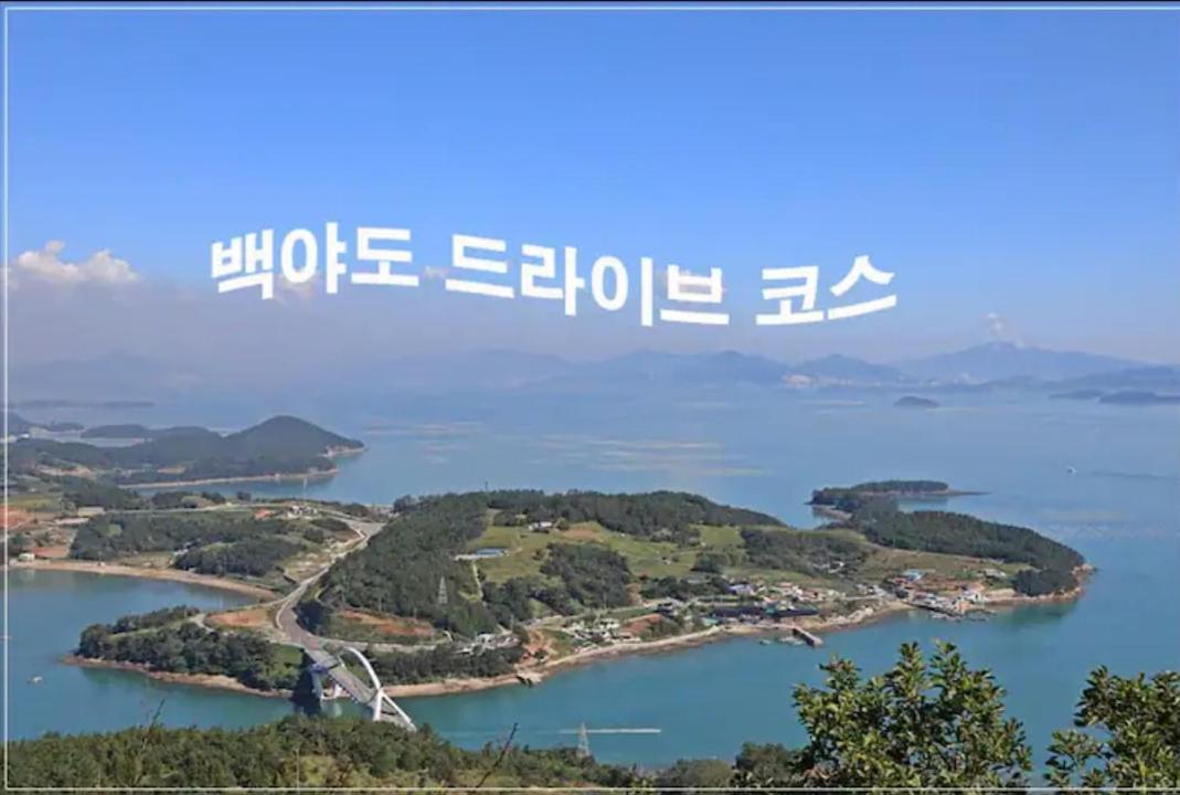 The Castle Ocean Suite Yeosu Exteriör bild